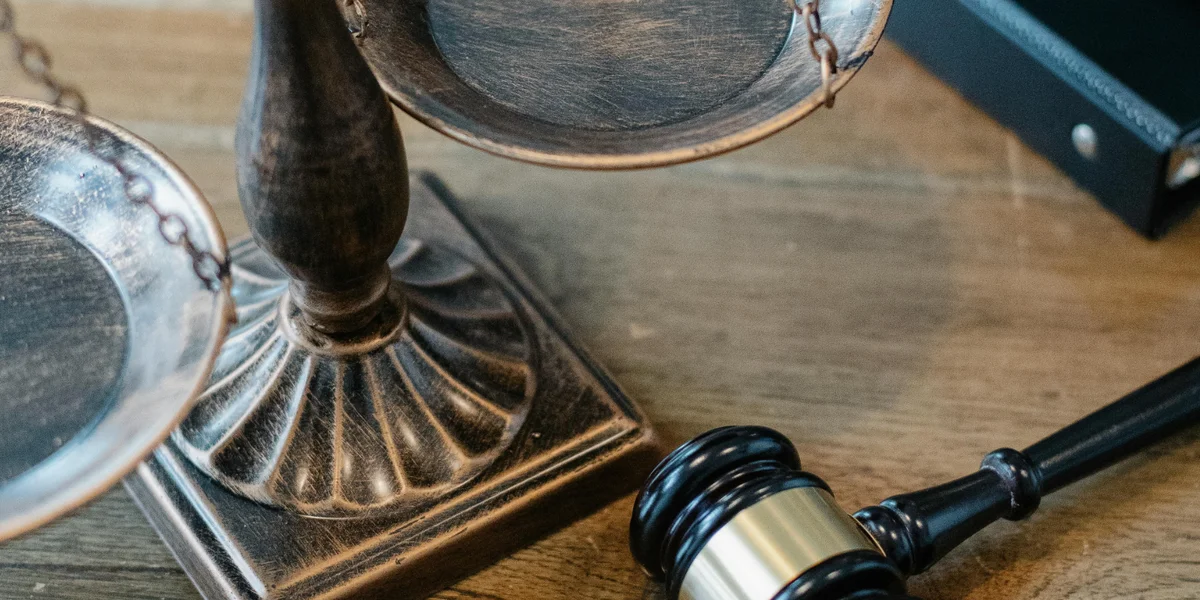 Enn vum Prozess géint Chirurg Joël Le Scouarnec | © unsplash