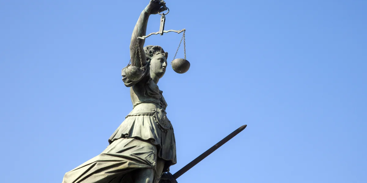 Russesche Milliardär gewënnt géint Mediahuis viru Geriicht zu Hamburg