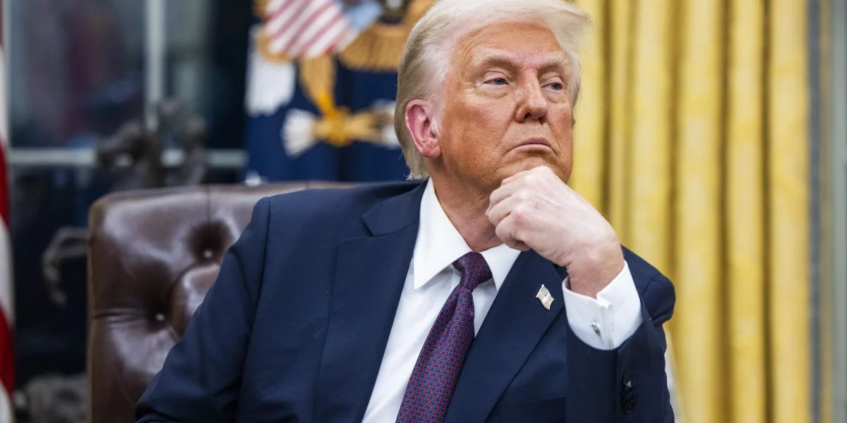 Och den US-President dreet mat engem Stopp vun de Vermëttellungsefforten tëscht der Ukrain a Russland | © picture alliance / Consolidated News Photos | Jim LoScalzo - Pool via CNP