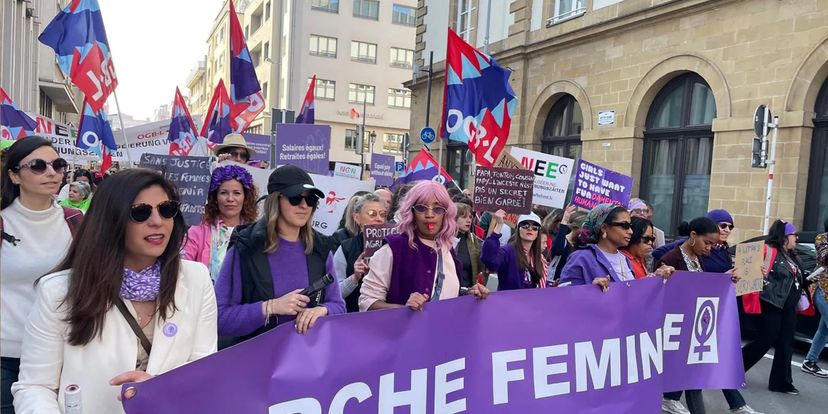 Marche féministe: "Déi éischt Rechter, déi ewechgeholl ginn, sinn déi vun de Fraen" | © Carole Schimmer