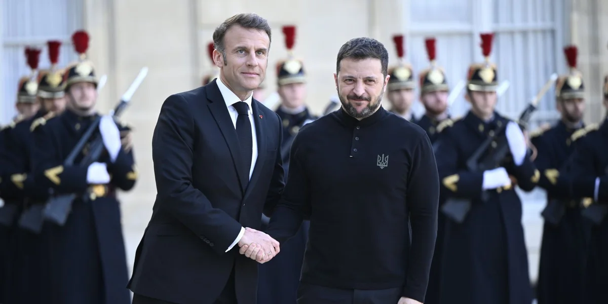 No neier russescher Dronen-Attack versprécht de Macron der Ukrain nei Ofwier-Systemer | © picture alliance / NurPhoto | Daniel Pier