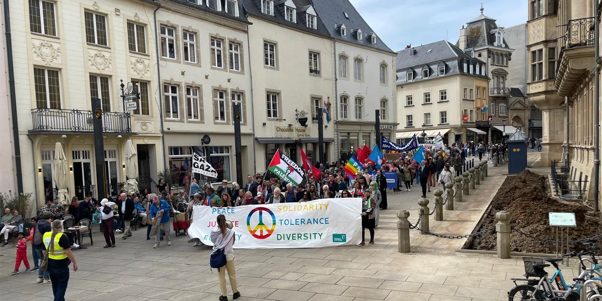 400 Persounen demonstréiere fir Fridden a Solidaritéit | © Carole Schimmer