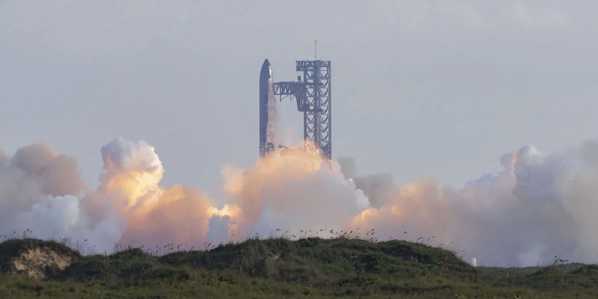 Gréisst Rakéit, déi jee gebaut gouf, besteet 10. Testfluch | © EPA/MICHAEL GONZALEZ