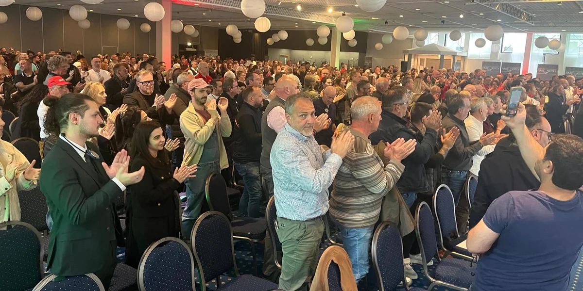 Standing Ovations op der Reunioun OGBL/LCGB | © Eric Ewald