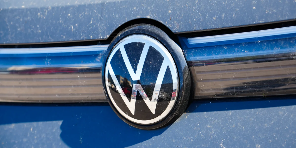 VW baut weltwäit 50.000 Aarbechtsplazen of: Och nees Wierker an Däitschland betraff | © Radio 100,7