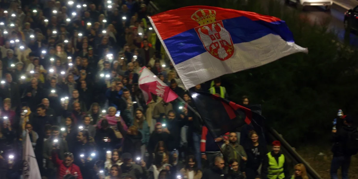 A Serbie kënnt et am Oktober zu virgezunnene Parlamentswalen | © EPA/ANDREJ CUKIC