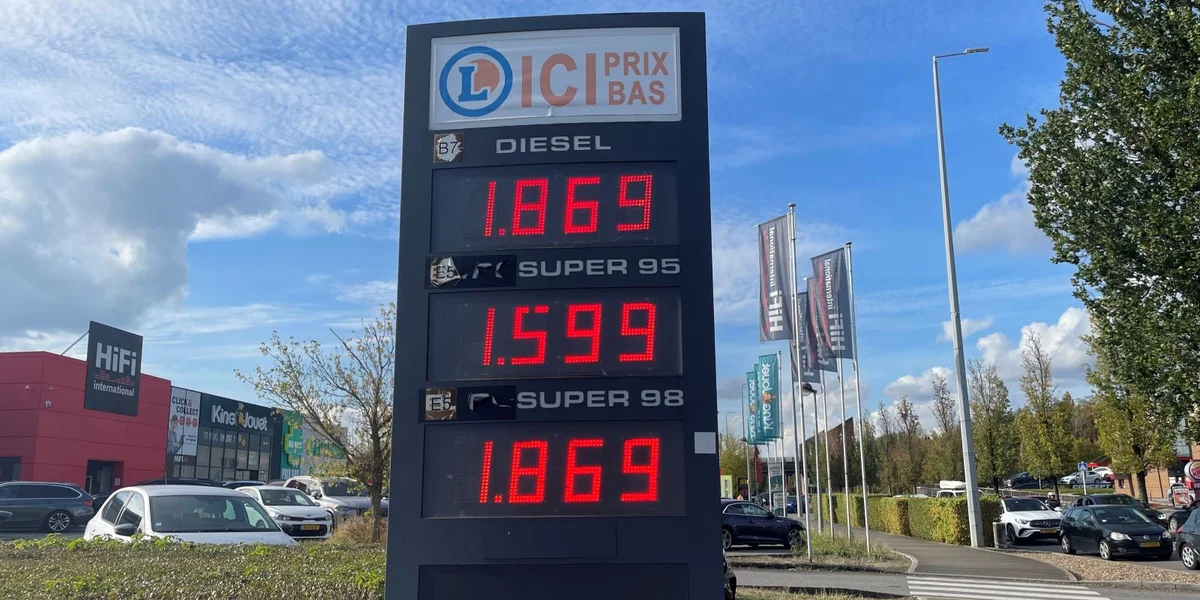 Groussen Undrang: Tankstell zu Féiz verkeeft Diesel a Bensinn ënner Normalpräis | © Carole Schimmer