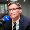 D'Moderatioun bei de Feierlechkeete vum Trounwiessel | © Radio 100,7