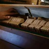 Virun 200 Joer - Filz beim Piano kënnt an den Asaz